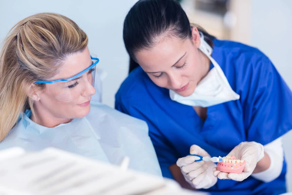 How to prevent gum disease to achieve a perfect smile