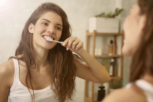 brushing teeh